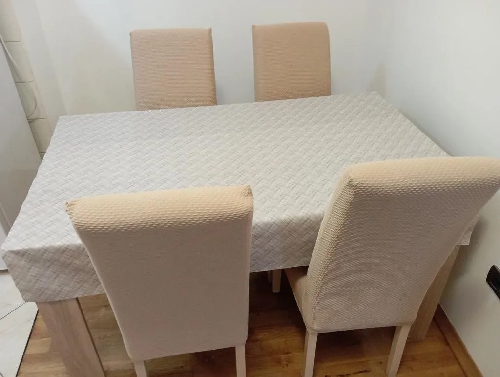 Izdavanje, trosoban stan, 90m², Podgorica, Crna Gora