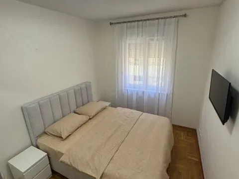 Rent, one bedroom apartment, 54m², Vezirov Most, Podgorica - image 5
