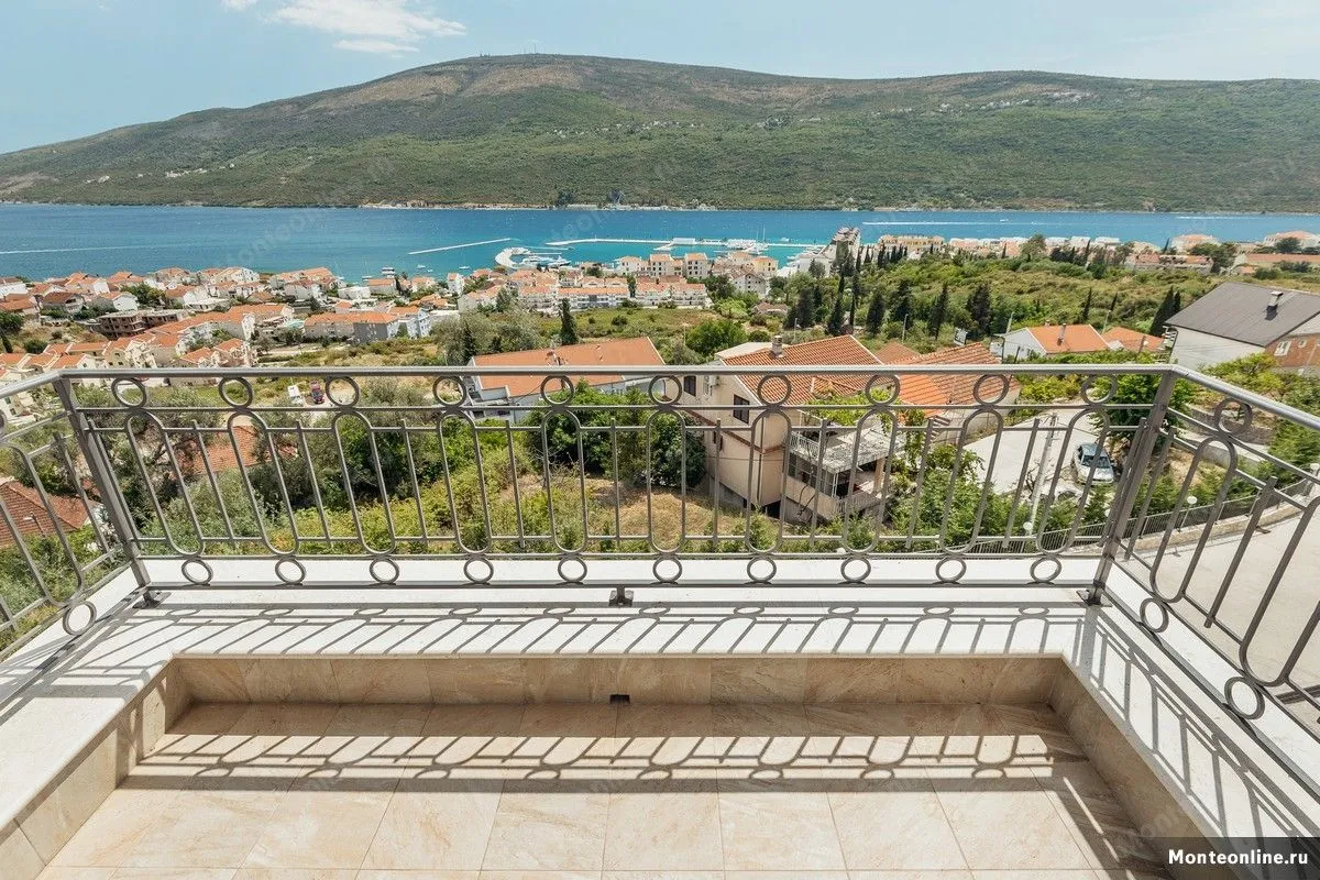 Prodaja, trosoban stan, 133m², Herceg Novi, Crna Gora
