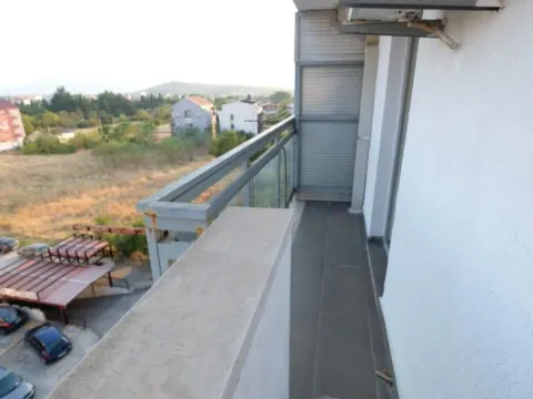 Izdavanje, stan, 54m², Kod Big Fashion-a, Podgorica - image 8