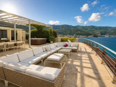 Prodaja, četvorosoban stan, 562m², Budva, Crna Gora - image 16