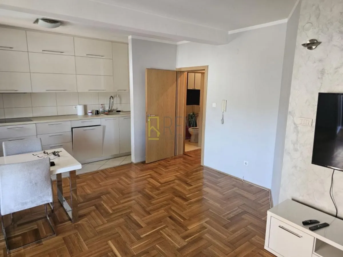 Prodaja, dvosoban stan, 80m², Zagorič, Podgorica