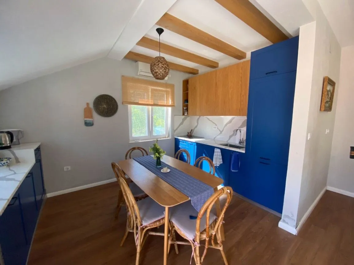 Prodaja, dvosoban stan, 97m², Prčanj, Kotor