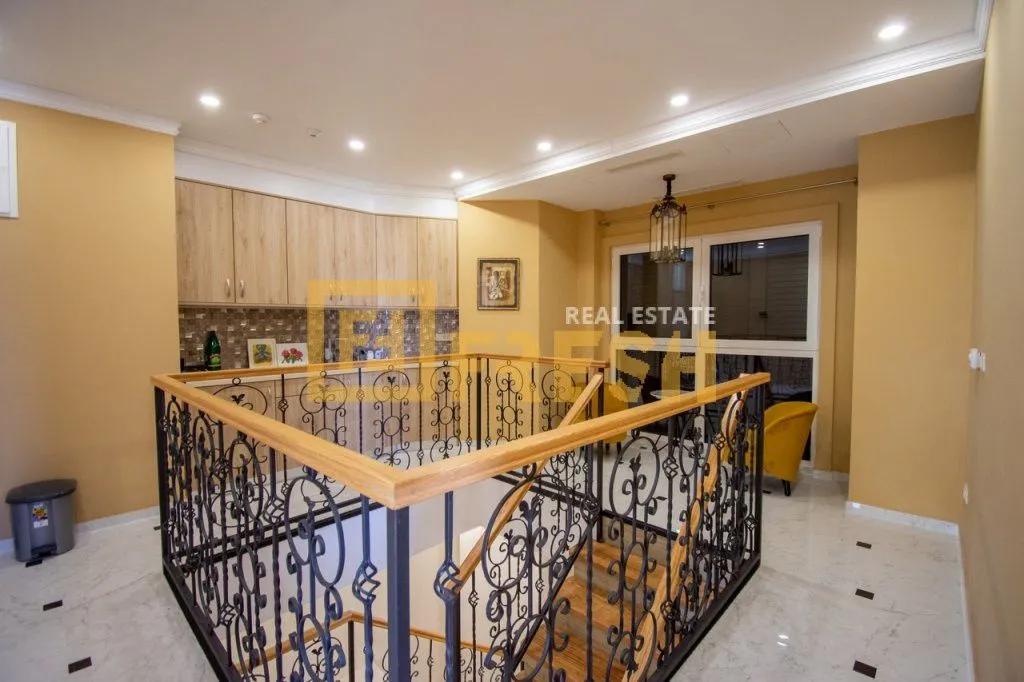 Prodaja, kuća, 371m², Tivat, Crna Gora