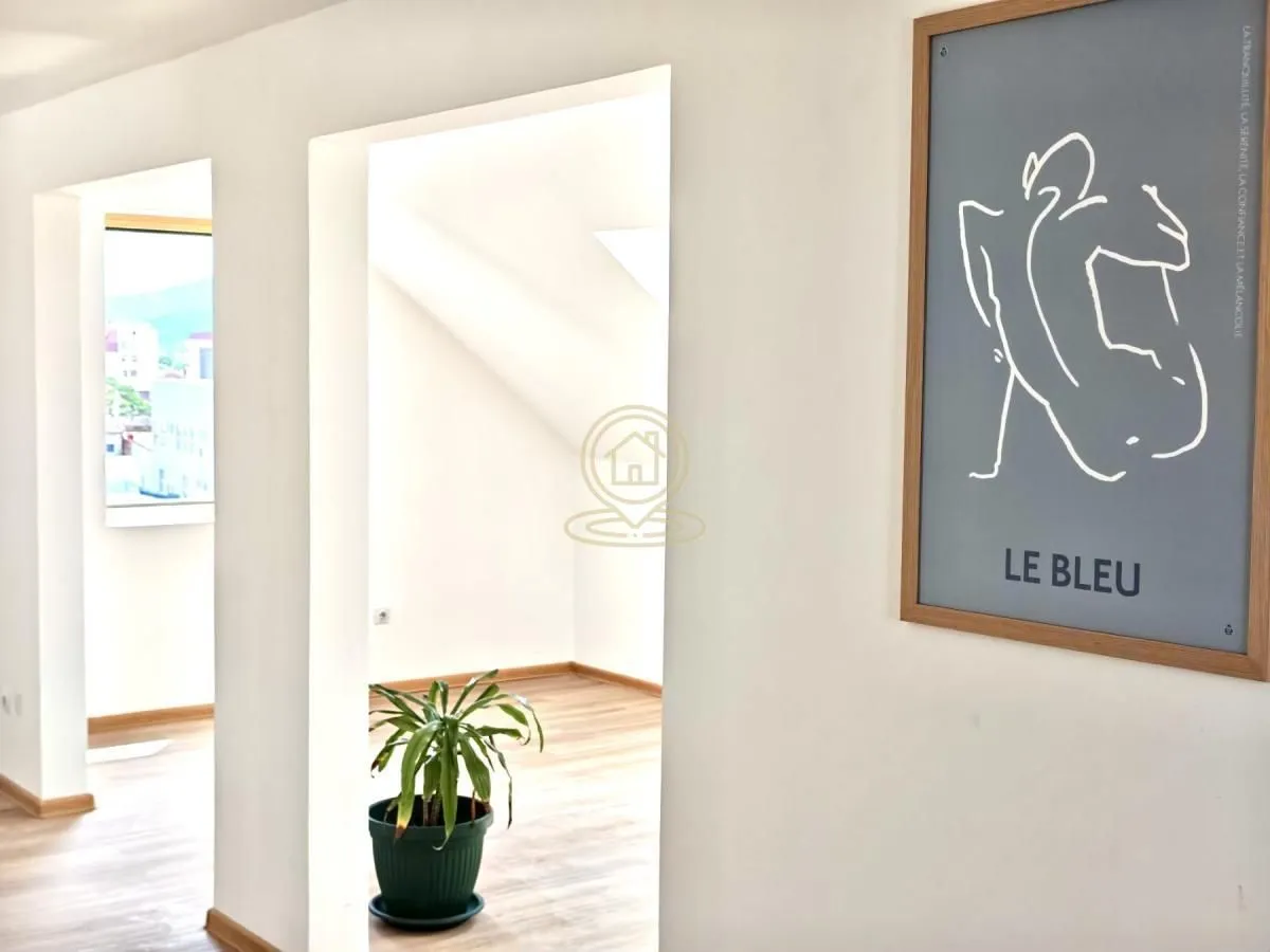 Rent, office space, 96m², Medijana, Niš