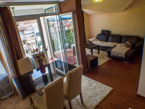 Rent, one bedroom apartment, 58m², Centar, Tivat - image 5