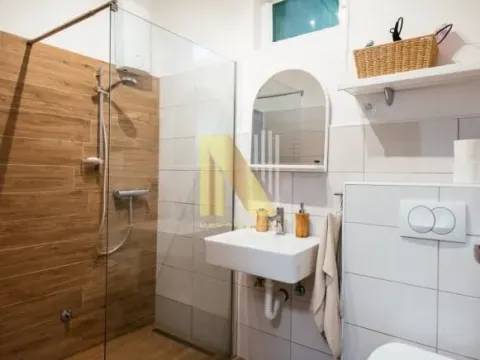 Izdavanje, kuća, 163m², Petrovaradin, Novi Sad - image 16