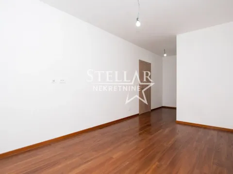 Izdavanje, poslovni prostor, 96m², Master Kvart, Podgorica - image 9