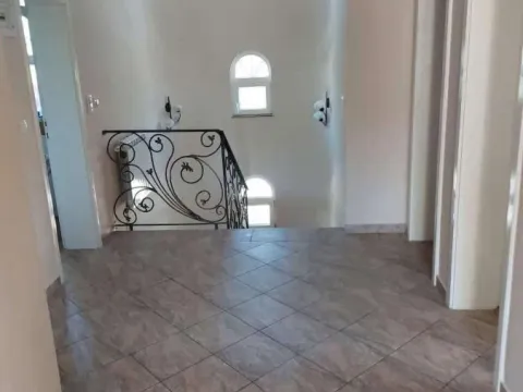 Izdavanje, kuća, 225m², Veternik, Novi Sad Sve Podlokacije - image 3