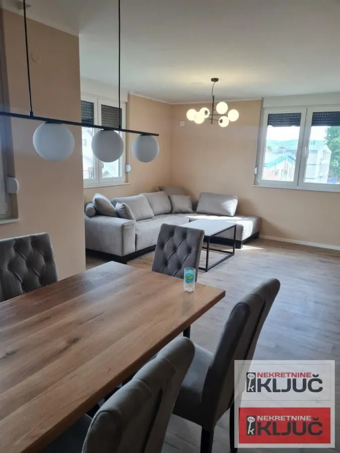 Izdavanje, trosoban stan, 80m², Veternik, Novi Sad Sve Podlokacije