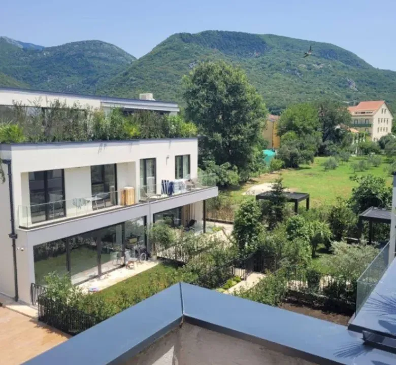 Prodaja, kuća, 165m², Lastva Grbaljska, Kotor