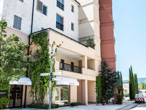 Rent, one bedroom apartment, 110m², Porto Montenegro, Tivat - image 3