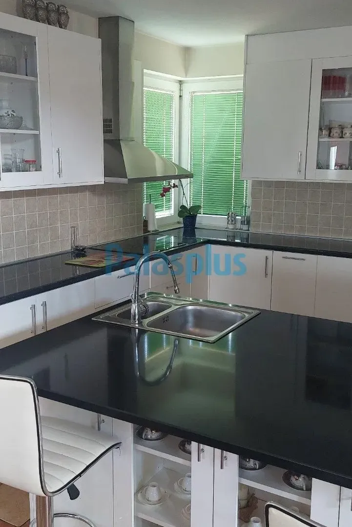 Prodaja, kuća, 337m², Stara Lipovica, Barajevo