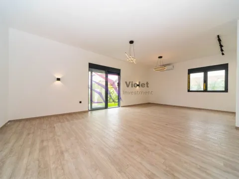 Sale, four bedroom apartment, 202m², Tološi, Podgorica - image 9