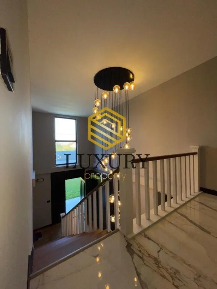 Rent, house, 380m², Zeta, Podgorica