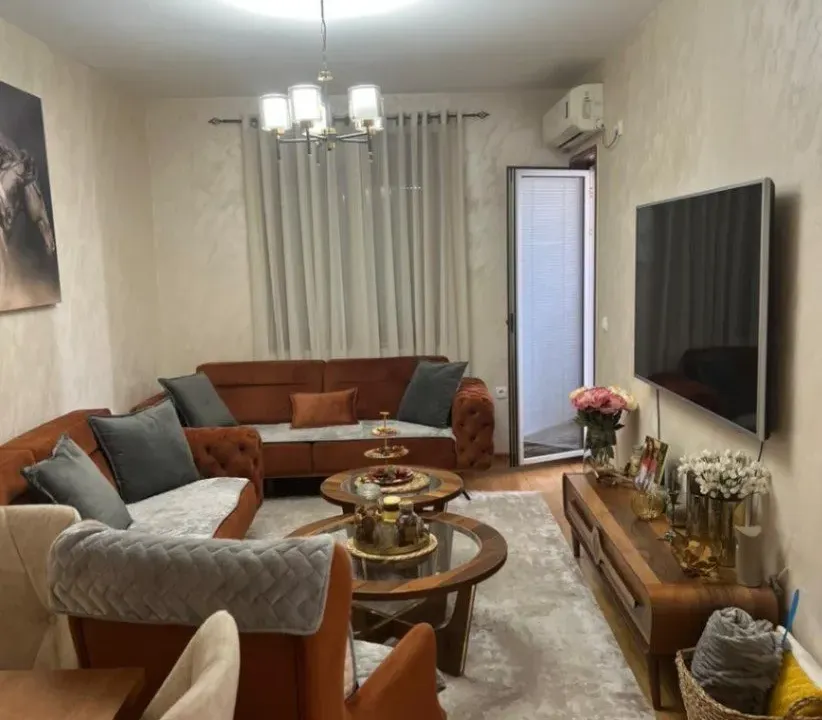 Izdavanje, dvosoban stan, 60m², Pobrežje, Podgorica
