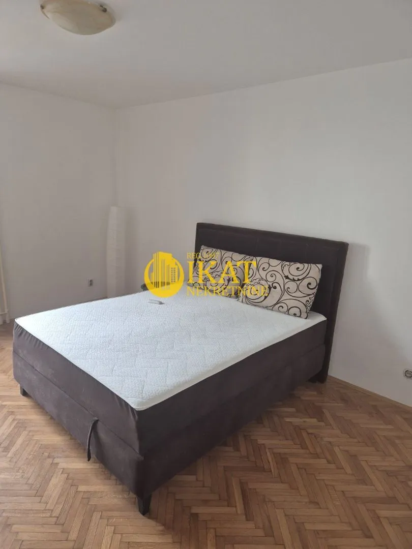 Prodaja, jednosoban stan, 38m², Vračar Sve Podlokacije, Beograd