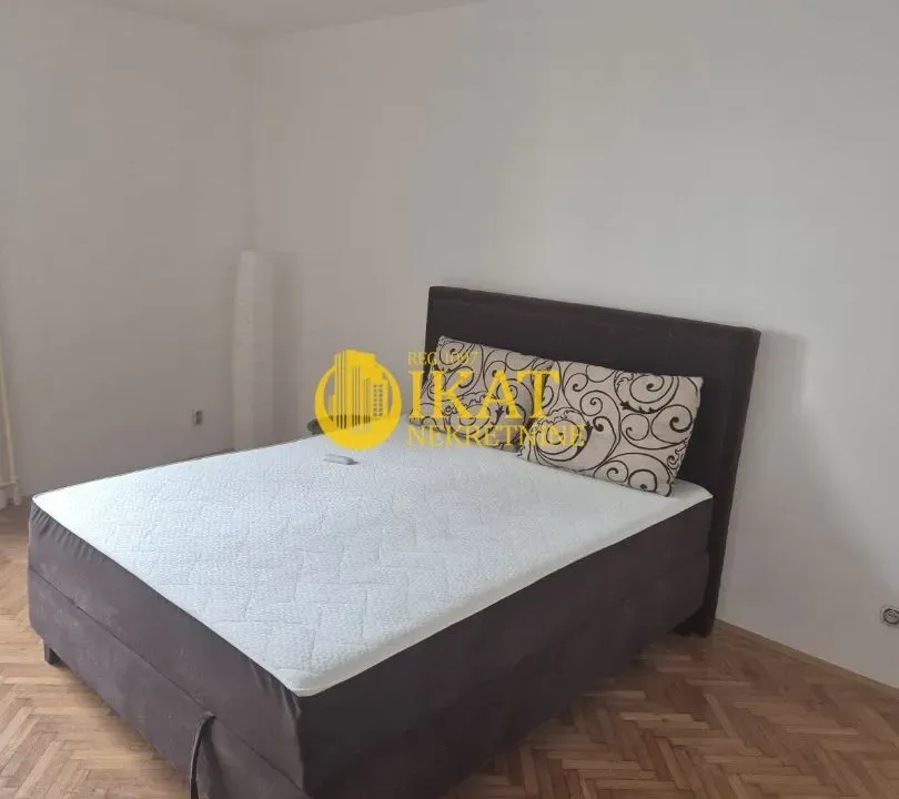 Prodaja, jednosoban stan, 38m², Vračar Sve Podlokacije, Beograd