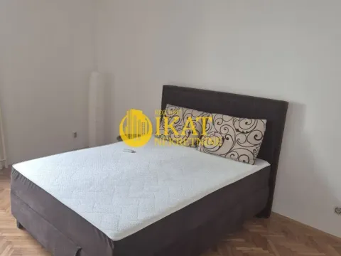 Prodaja, jednosoban stan, 38m², Vračar Sve Podlokacije, Beograd