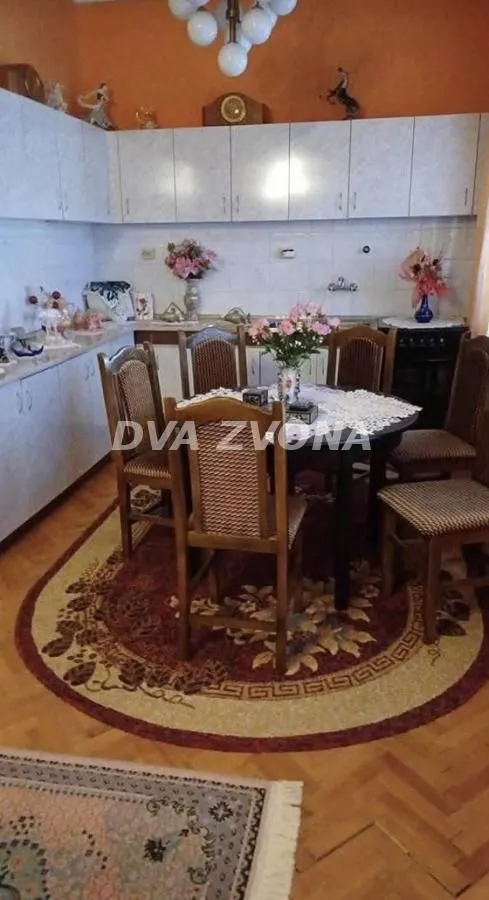 Prodaja, kuća, 192m², Novi Bečej, Zrenjanin