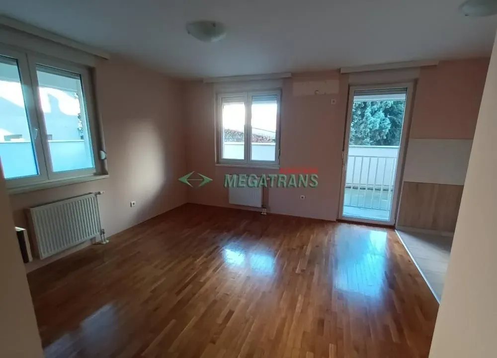 Izdavanje, jednosoban stan, 33m², Grbavica, Novi Sad Sve Podlokacije