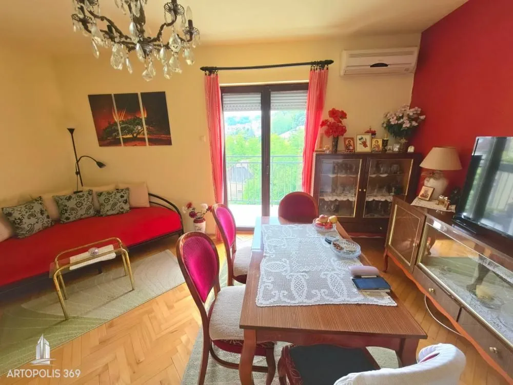Prodaja, dvosoban stan, 43m², Kneževac, Beograd