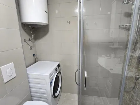 Rent, one bedroom apartment, 50m², Centar, Tivat - image 11