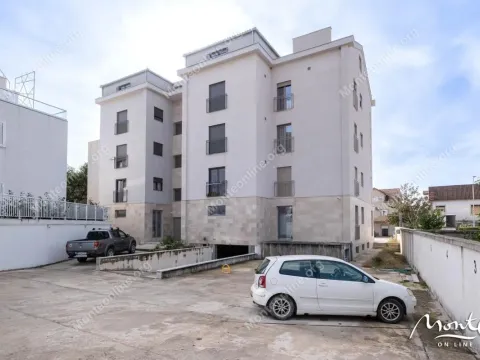 Sale, studio apartment, 24m², Tivat, Crna Gora - image 13
