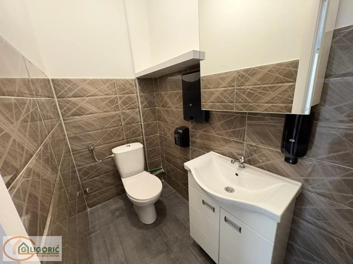 Rent, office space, 90m², Crveni Krst, Beograd