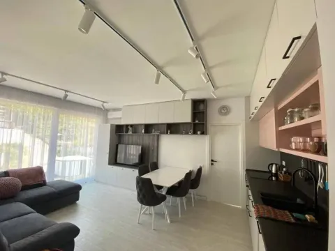 Prodaja, dvosoban stan, 55m², Obala Đuraševića, Tivat - image 2
