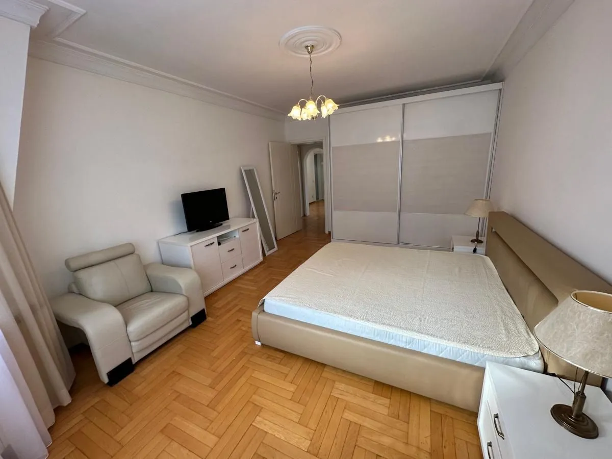 Rent, four bedroom apartment, 147m², Savski Venac, Beograd