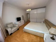 Izdavanje, četvorosoban stan, 147m², Savski Venac, Beograd - image 13