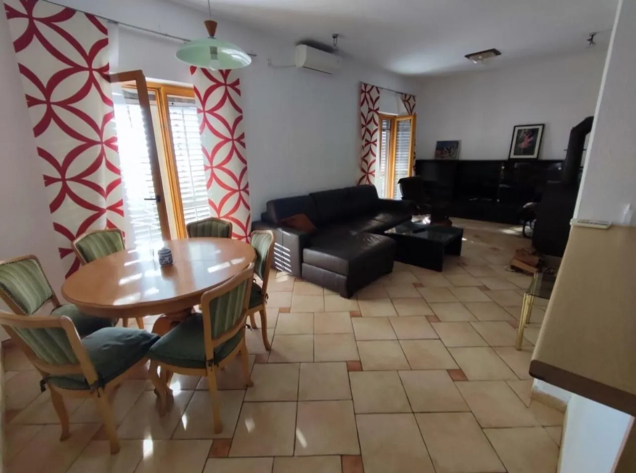 Rent, two bedroom apartment, 80m², Kavač, Kotor