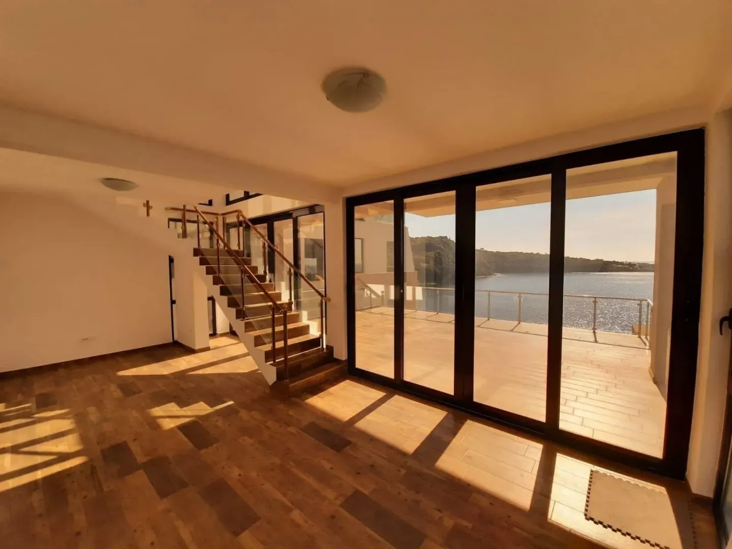 Sale, house, 404m², Kruče, Ulcinj