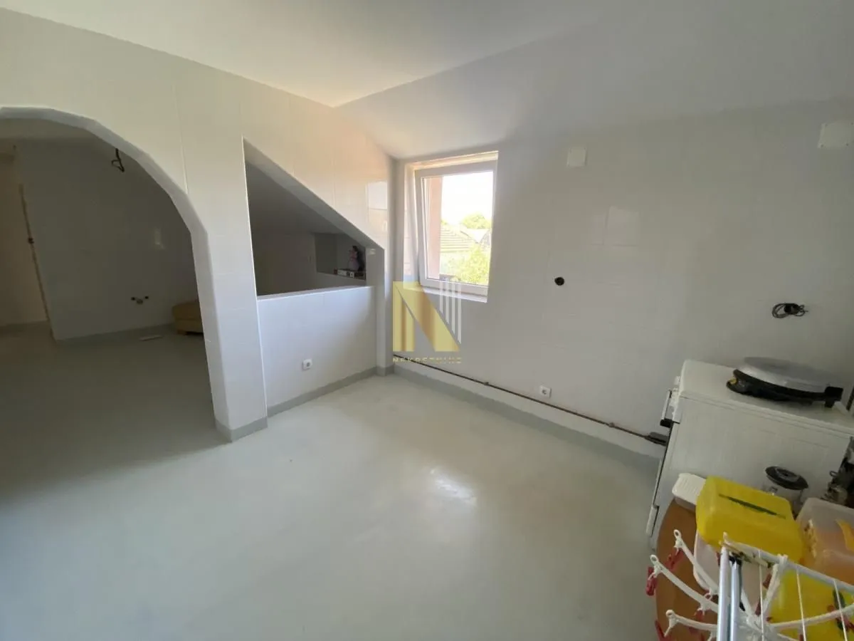 Prodaja, kuća, 224m², Kać, Novi Sad Sve Podlokacije