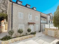 Sale, house, 380m², Ljuta, Kotor - image 1