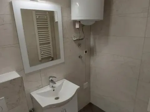 Izdavanje, četvorosoban stan, 84m², Petrovaradin, Novi Sad - image 5