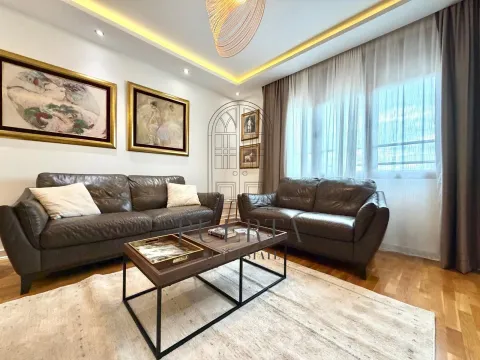 Izdavanje, dvosoban stan, 90m², Preko Morače, Podgorica - image 1