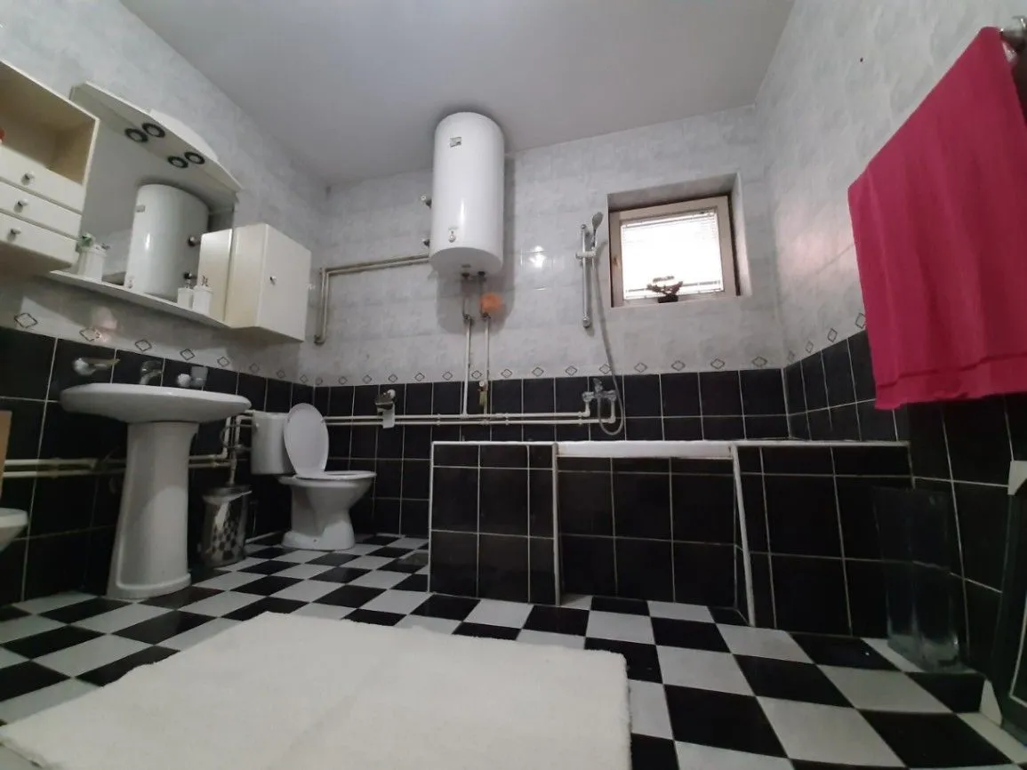 Prodaja,  kuća, 392m2, Lazarevac, Beograd