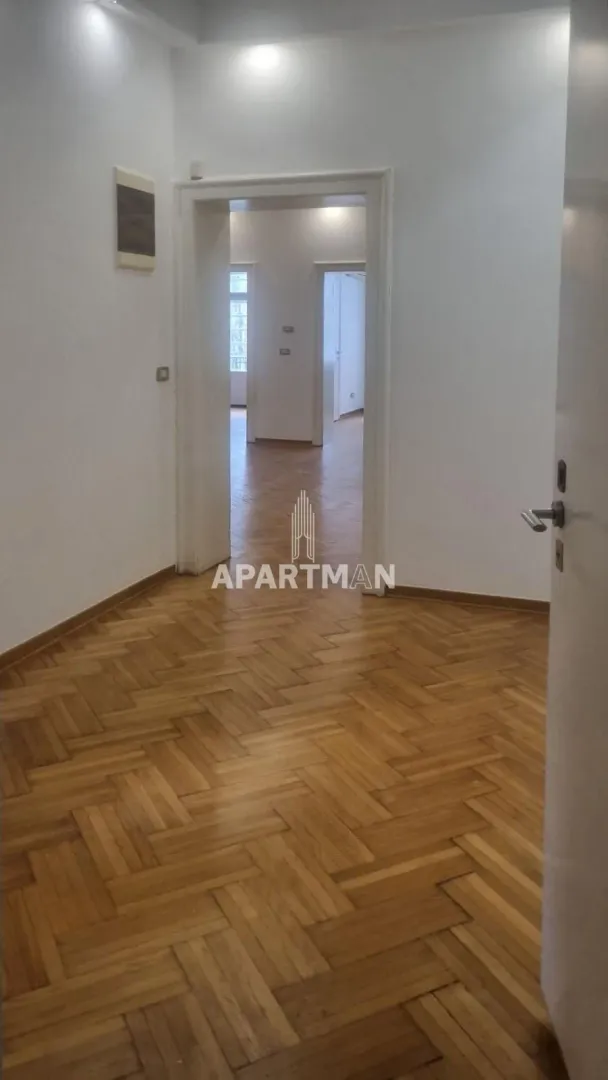 Izdavanje, četvorosoban stan, 90m², Stari Grad, Beograd