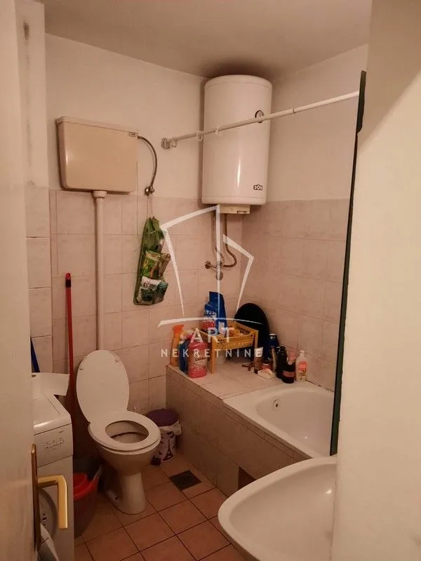Prodaja, dvosoban stan, 45m², Kluz, Zvezdara Sve Podlokacije