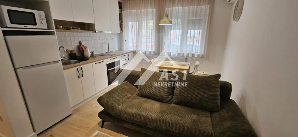 Izdavanje, jednosoban stan, 40m², Podbara, Novi Sad Sve Podlokacije