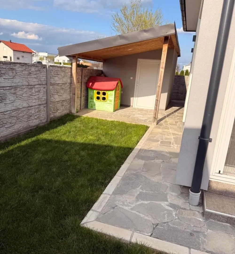 Sale, house, 143m², Centar, Inđija