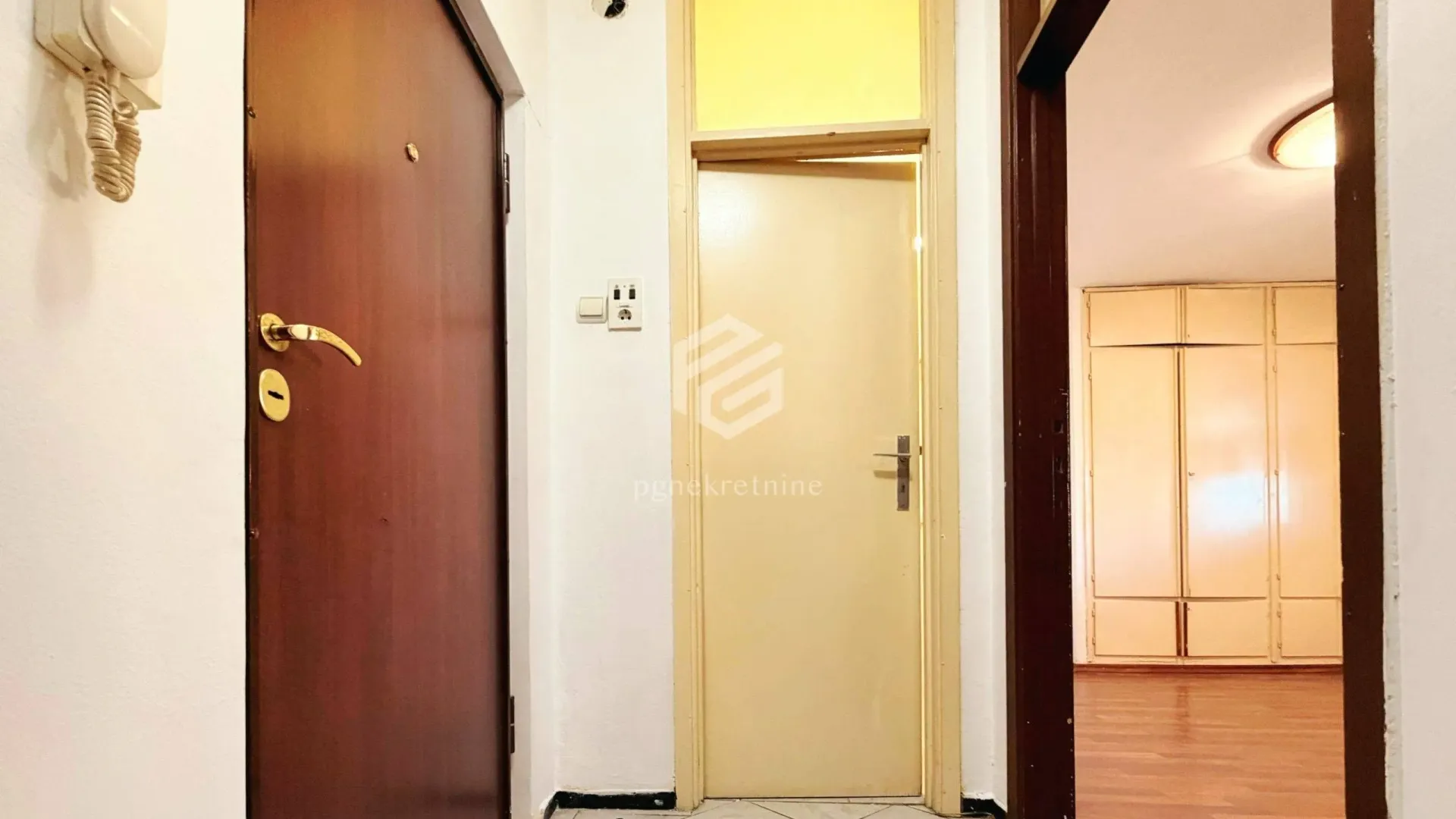 Rent, office space, 25m², Preko Morače, Podgorica