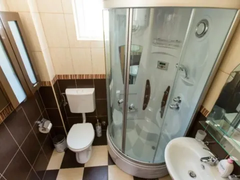 Sale, three bedroom apartment, 90m², Petrovac, Budva - image 5