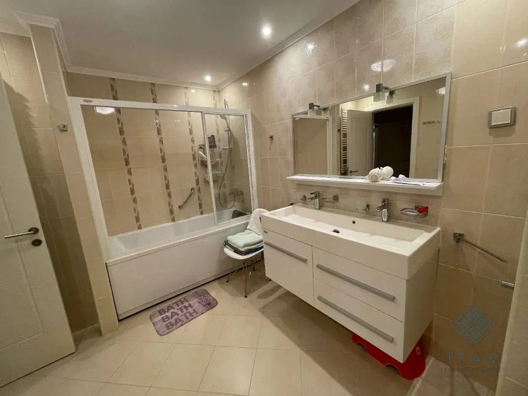 Prodaja, stan, 379m², Savina, Herceg Novi