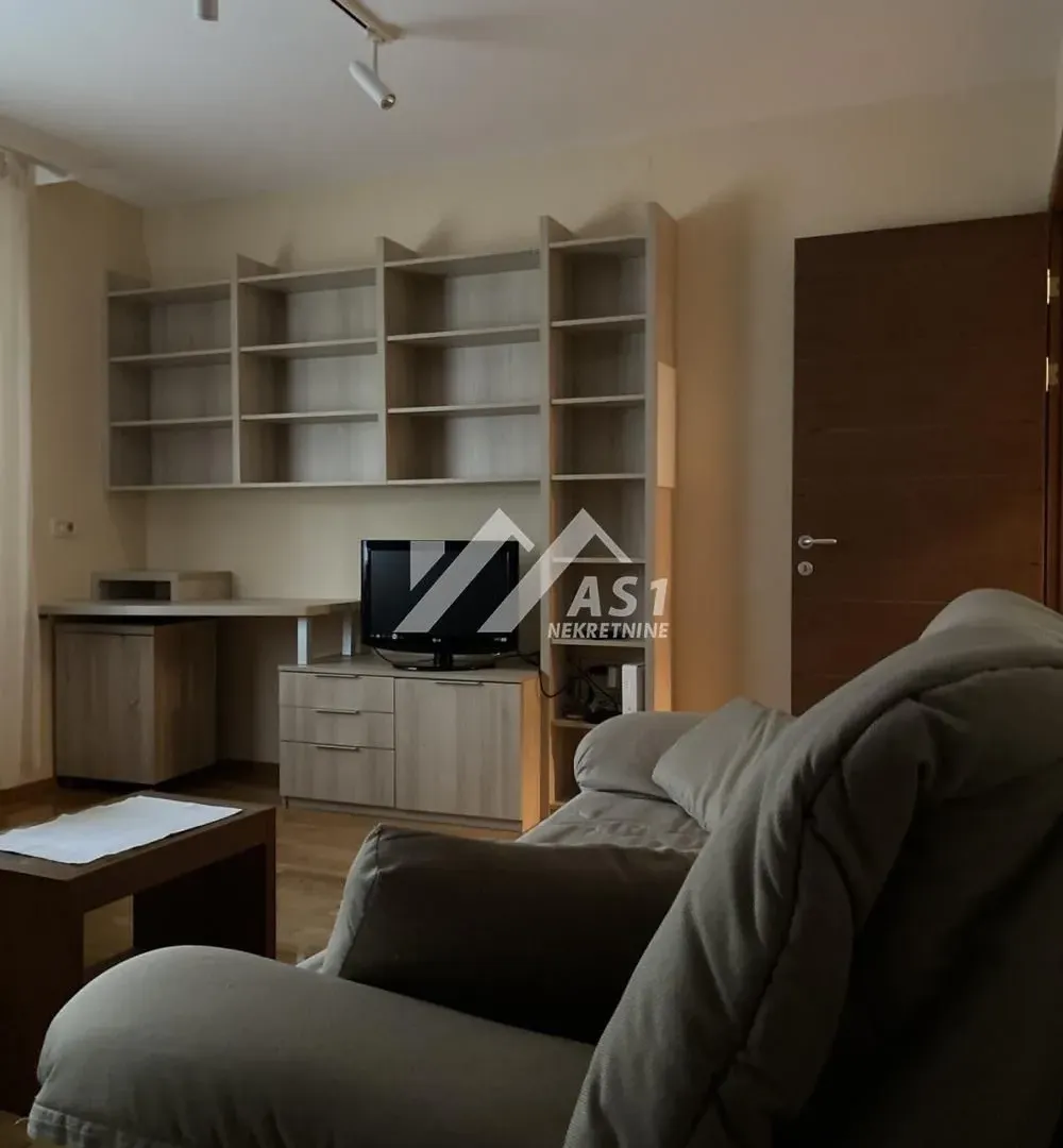 Izdavanje, dvosoban stan, 43m², Sajam, Novi Sad Sve Podlokacije