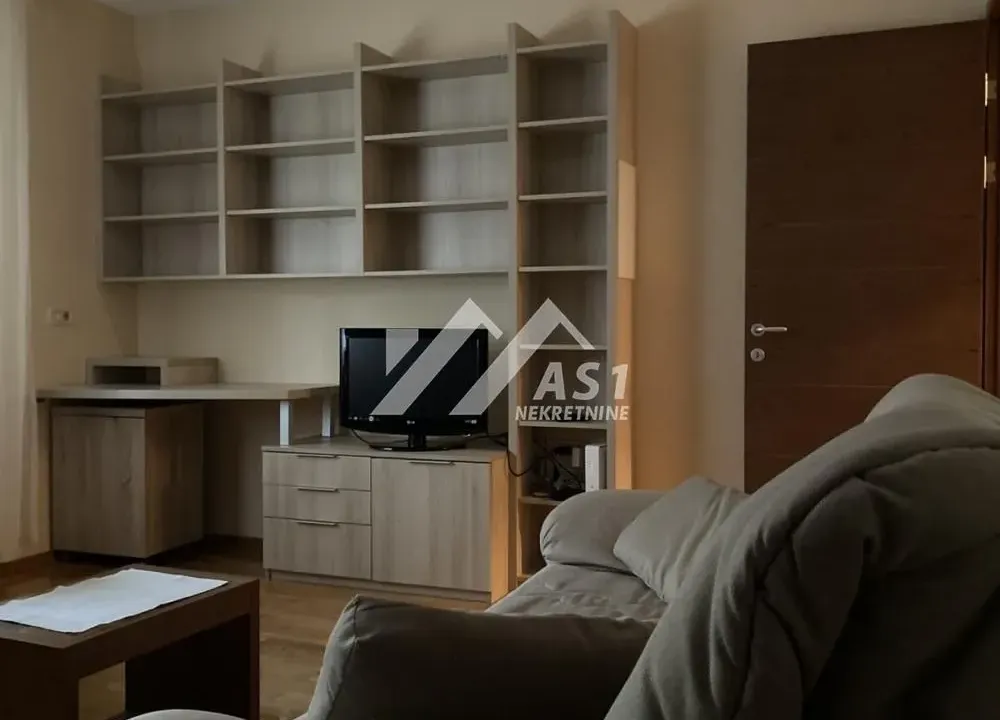 Izdavanje, dvosoban stan, 43m², Sajam, Novi Sad Sve Podlokacije