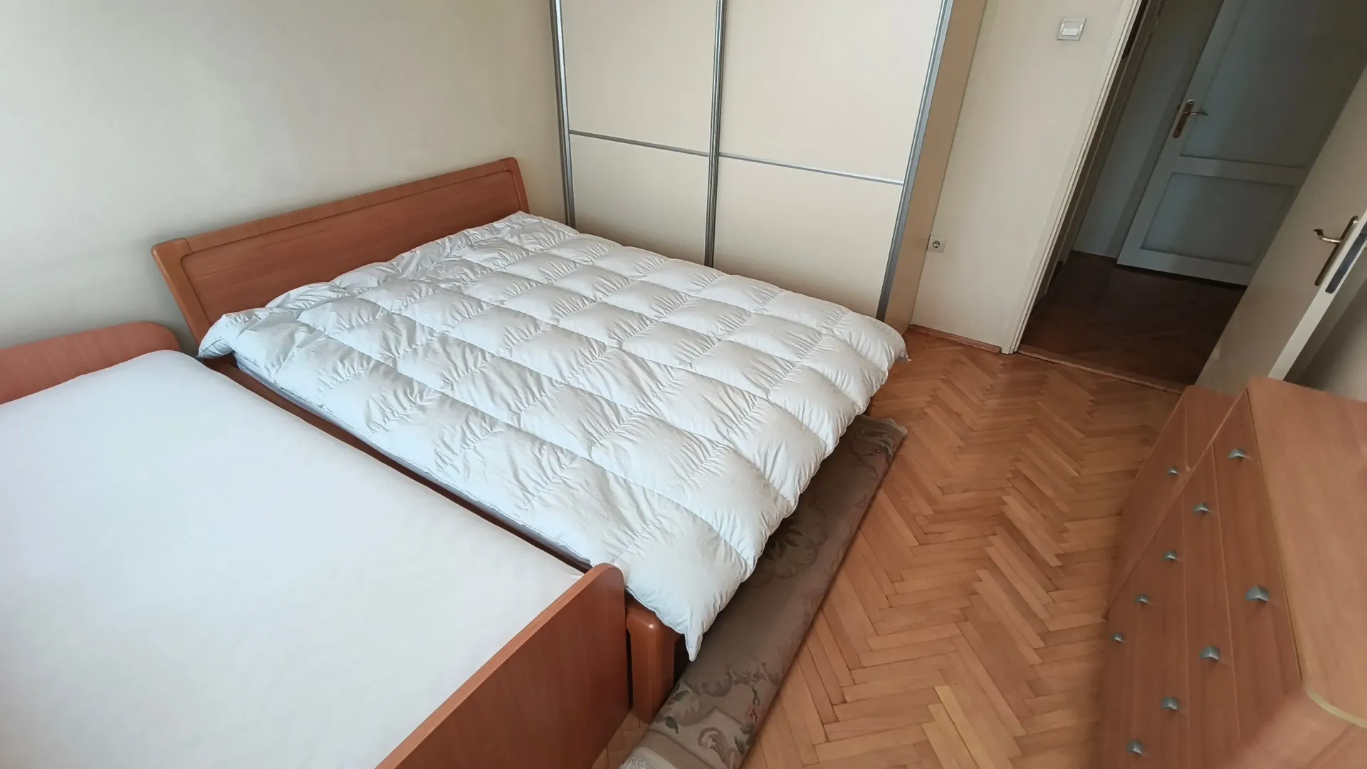 Prodaja, trosoban stan, 100m², Centar, Podgorica