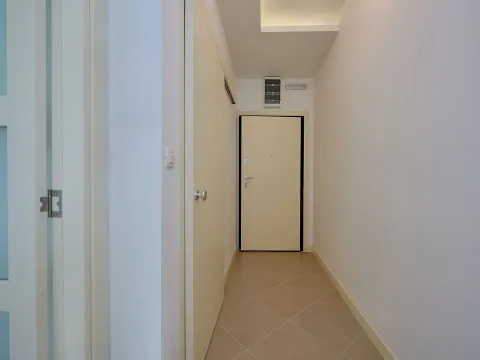 Sale, three bedroom apartment, 62m², Dobrota, Kotor - image 2